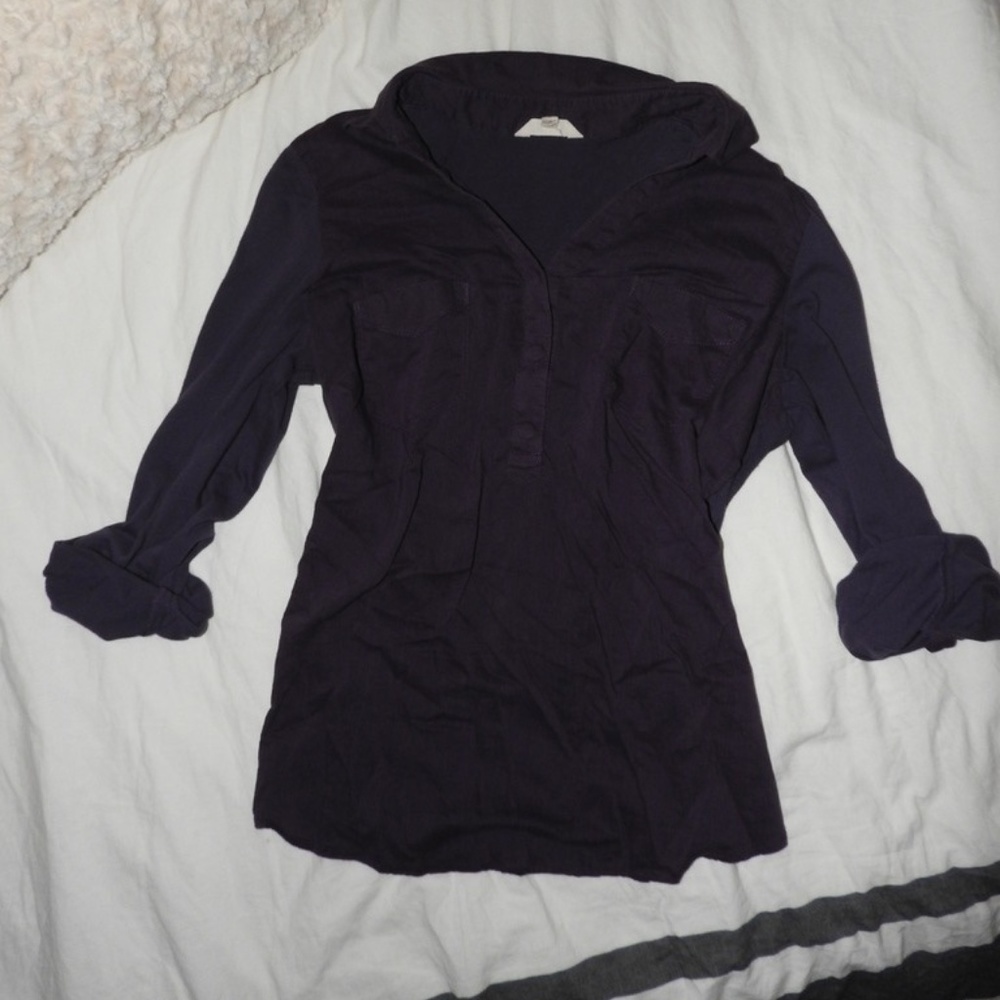 3/4 sleeve v neck shirt